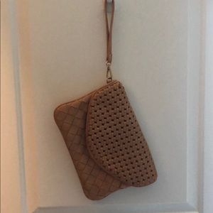 South Moon Under clutch